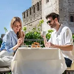 Syrmioncello - Castle Lounge Apartment *