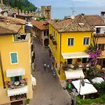 Syrmioncello - Castle Lounge Apartment *