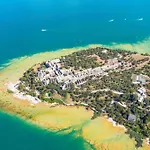 Syrmioncello - Castle Lounge Apartment *