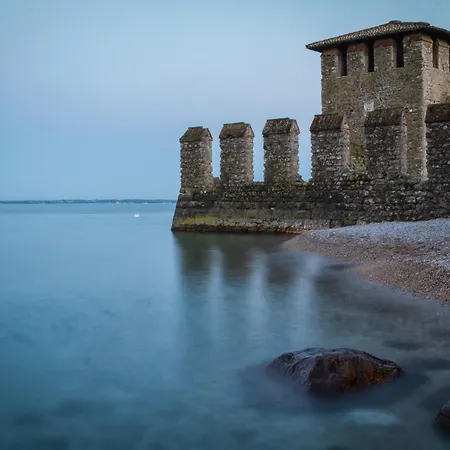 Syrmioncello - Castle Lounge Apartment Sirmione
